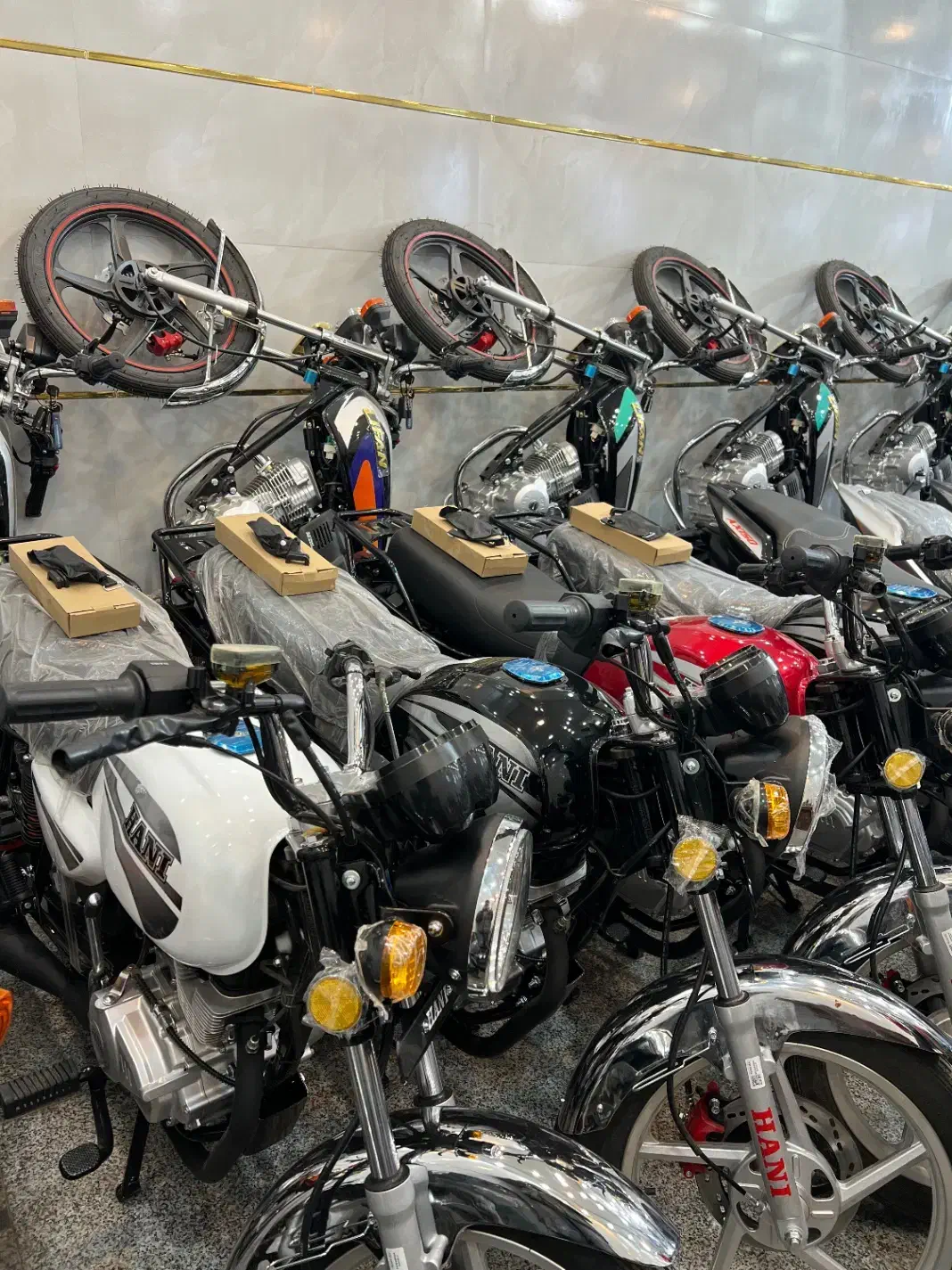 Bx200هانی خشک صفر۱۴۰۴|موتورسیکلت|اصفهان, فروردین|دیوار