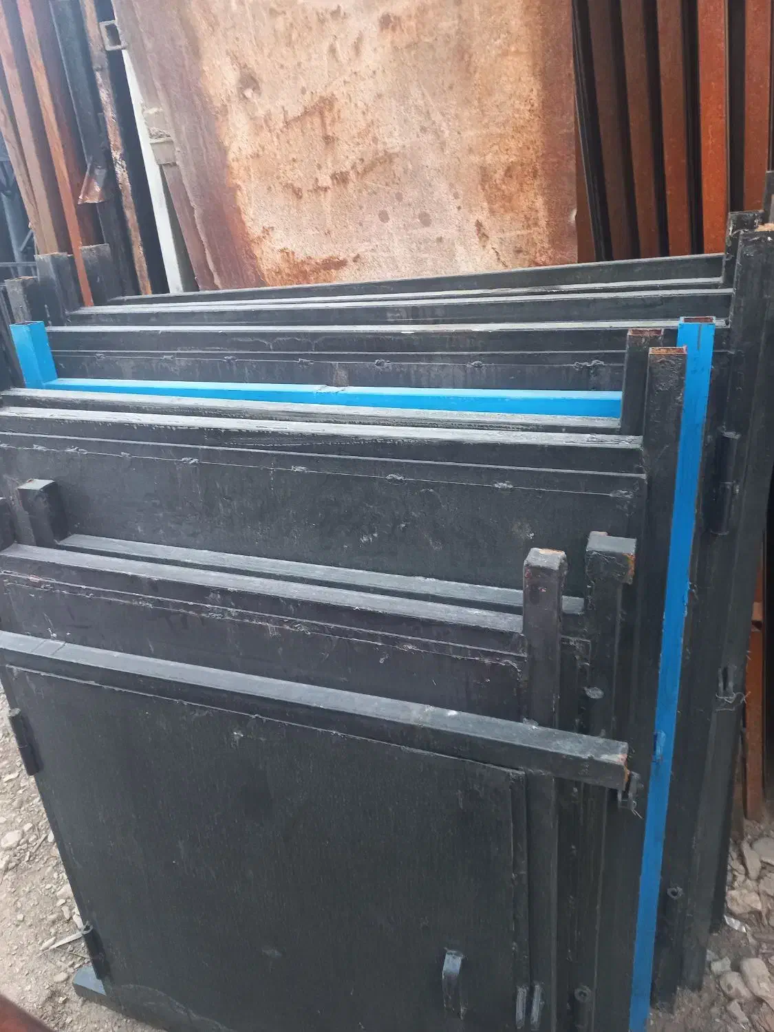 دریچه اهنی فلزی زمینی  درب کنتور چاه فاضلاب|مصالح و تجهیزات ساختمان|کرج, شهرک رضوانیه|دیوار