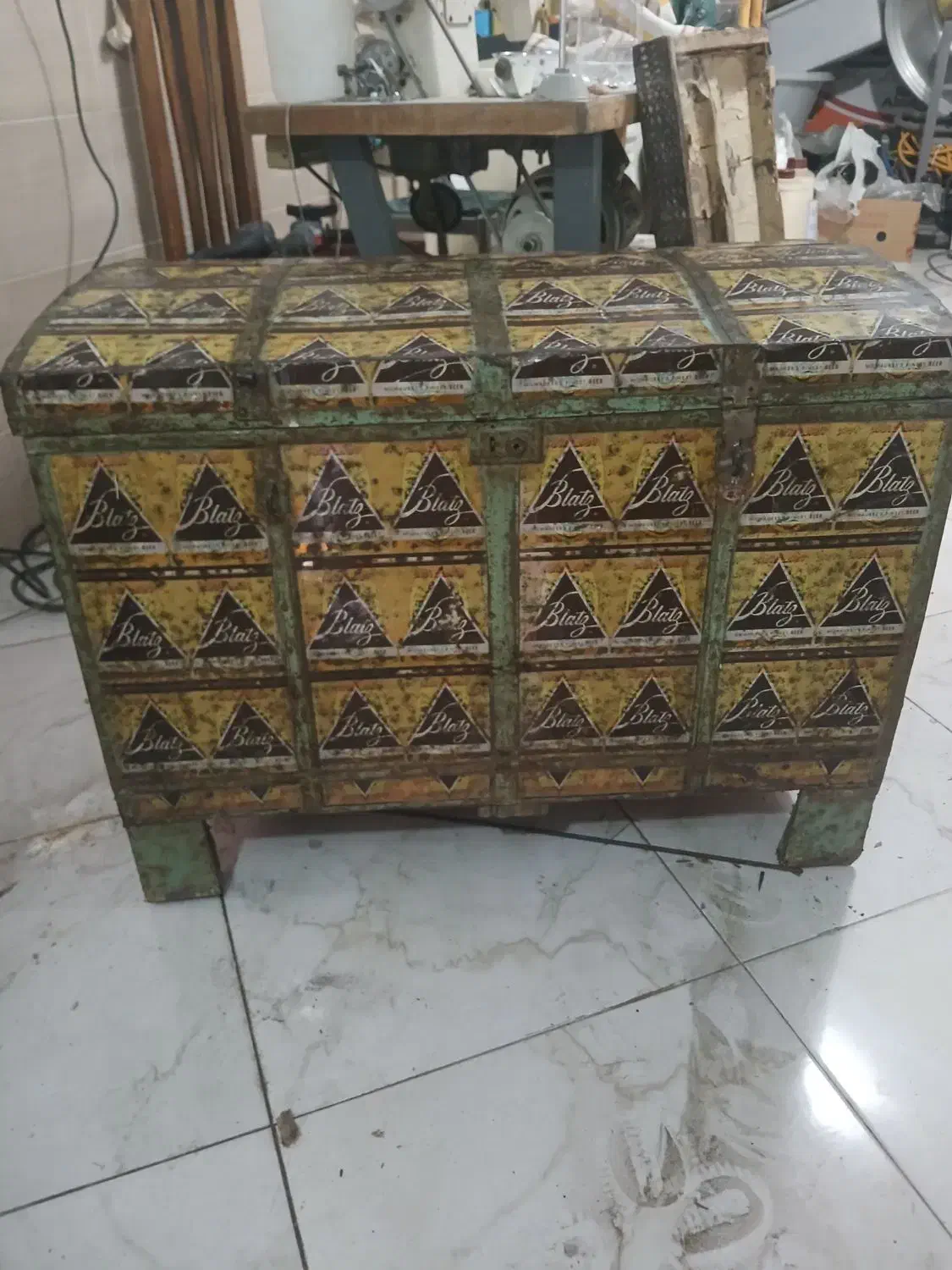 صندوقچه مادربزرگ با بیش لز ۷۰ سال قدمت|کلکسیون اشیاء عتیقه|ارومیه, |دیوار