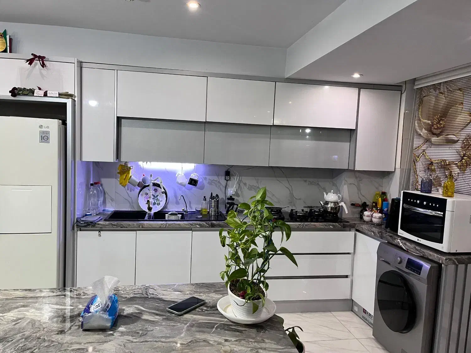 ۱۰۰متر/۲خوابه/پارکینگ سندی/فول امکانات