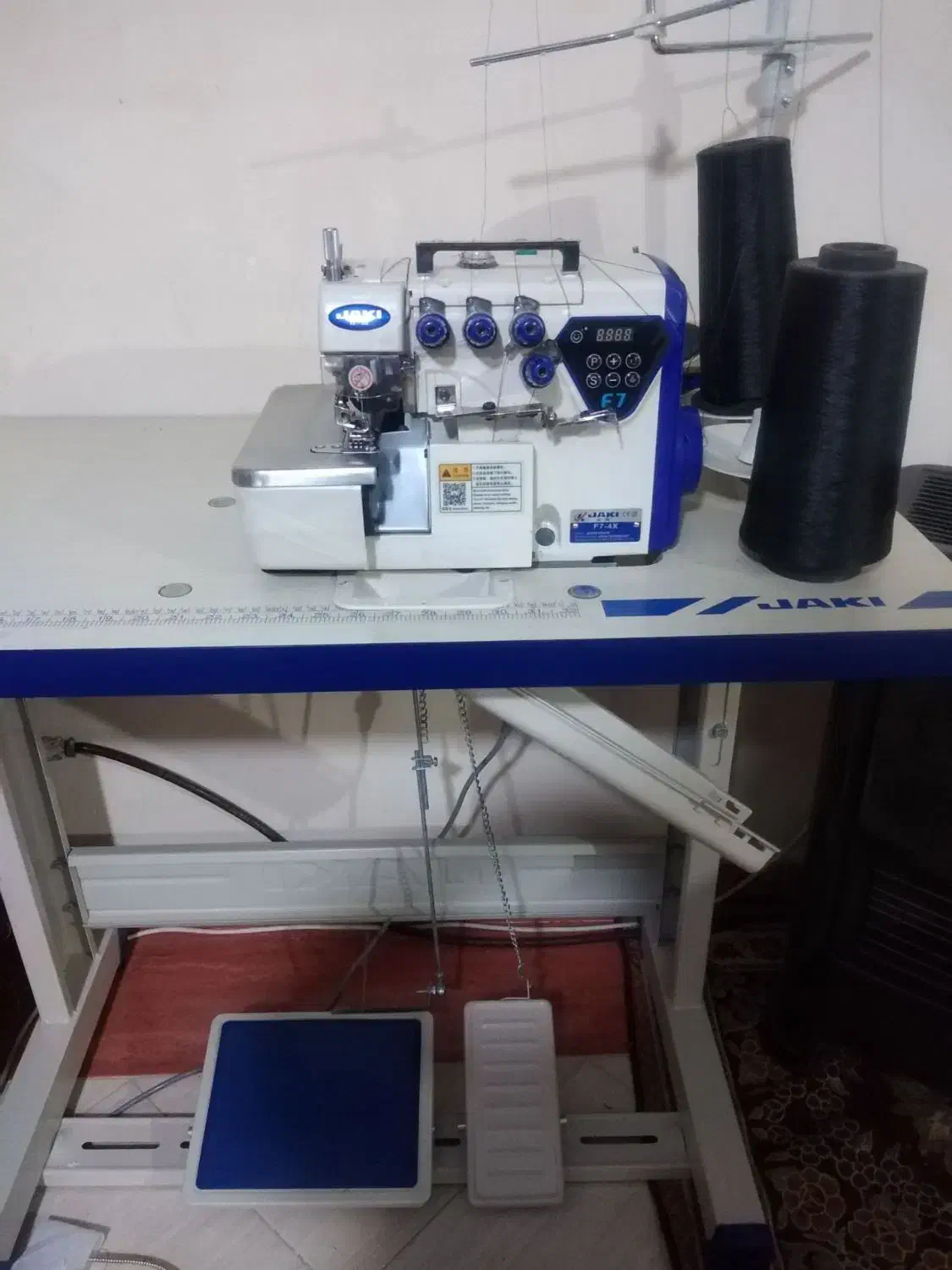 چرخ سردوز جکی صنعتی چهارنخ درحد نو|چرخ خیاطی و ریسندگی|بومهن, |دیوار