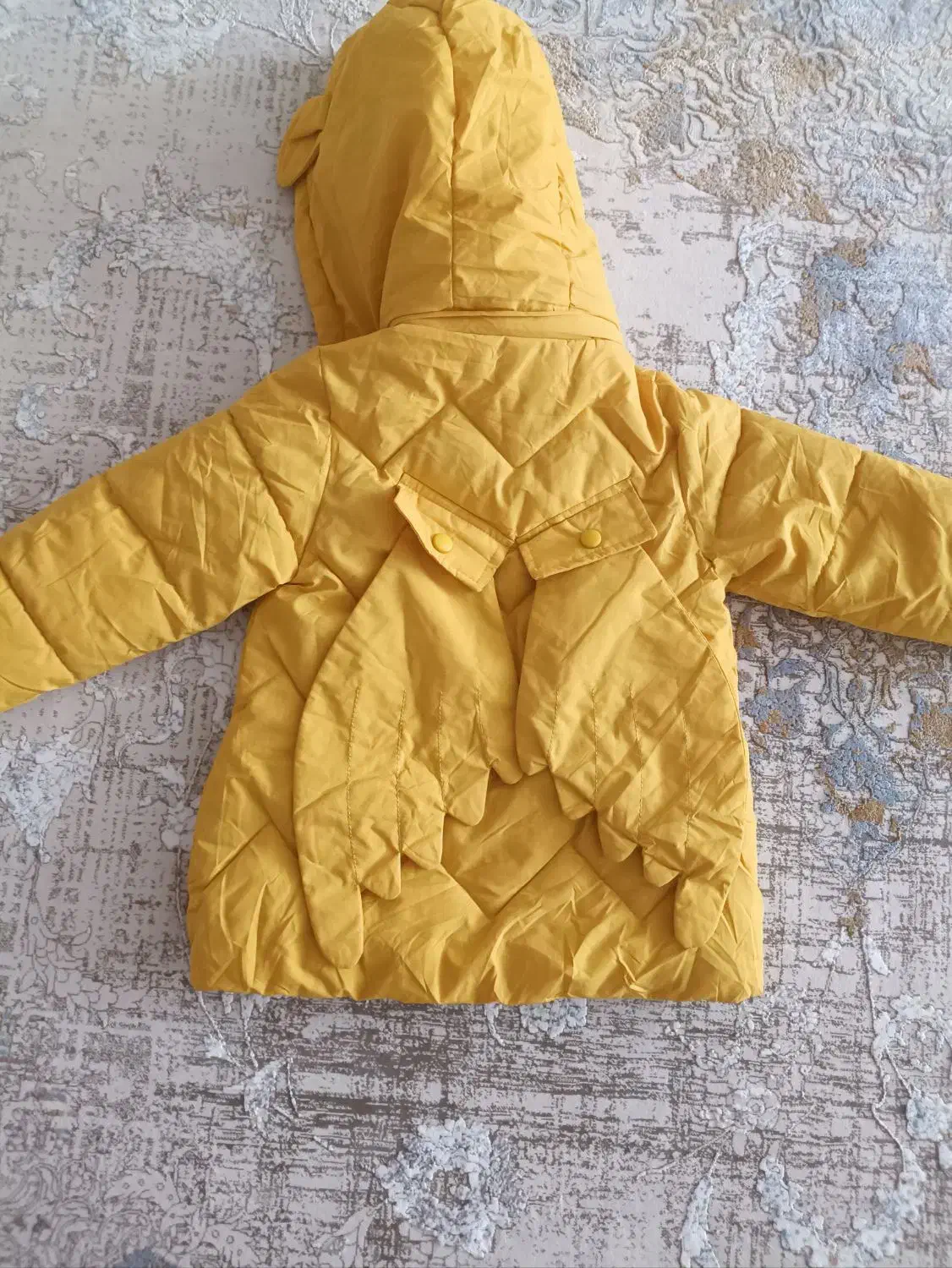 کاپشن و بوت بچه گانه|کفش و لباس بچه|فولادشهر, C8|دیوار