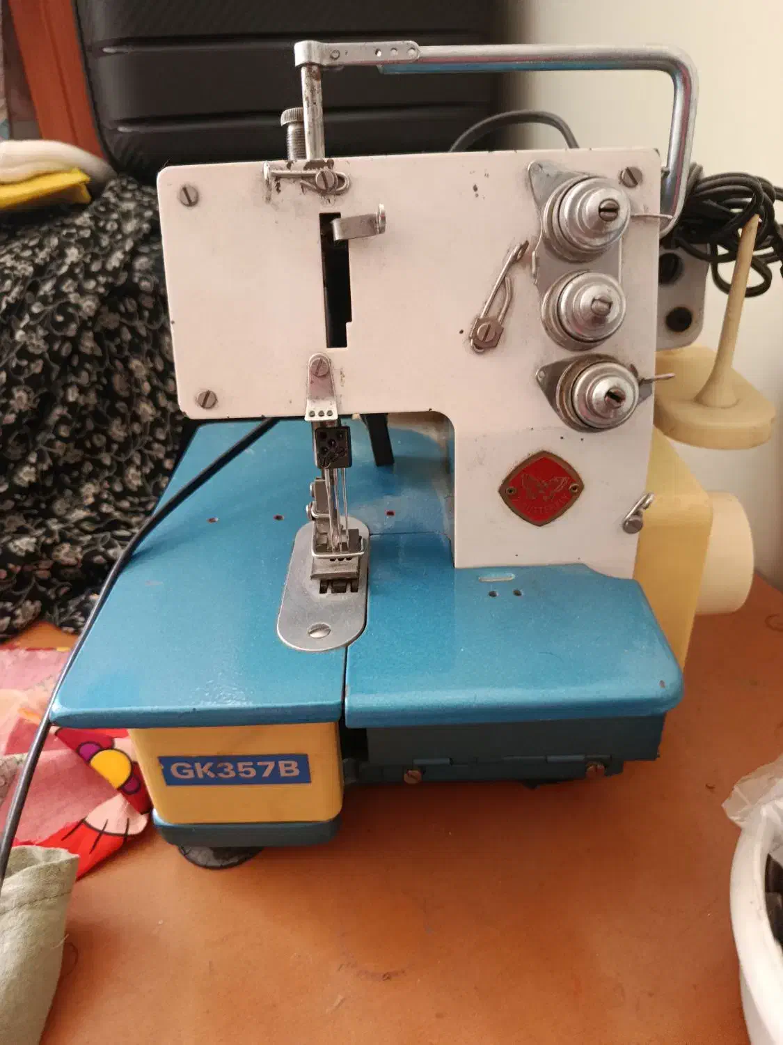 چرخ میان دوز -نخی دوز|چرخ خیاطی و ریسندگی|میانه, |دیوار