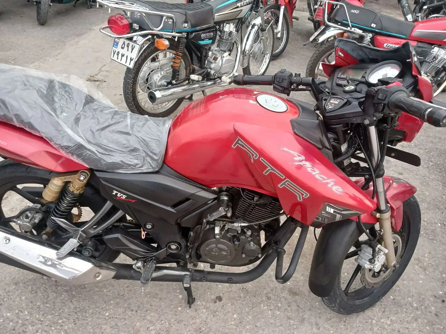 اپاچی 180|موتورسیکلت|گنبد کاووس, |دیوار