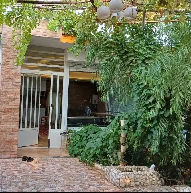 یک روز به یاد ماندنی را در ویلا تجربه کنید|اجارهٔ کوتاه‌مدت ویلا و باغ|اصفهان, ردان|دیوار