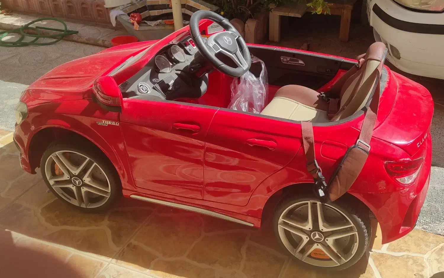 ماشین شارژی کم کارکرد|اسباببازی بچه|شهرضا, |دیوار