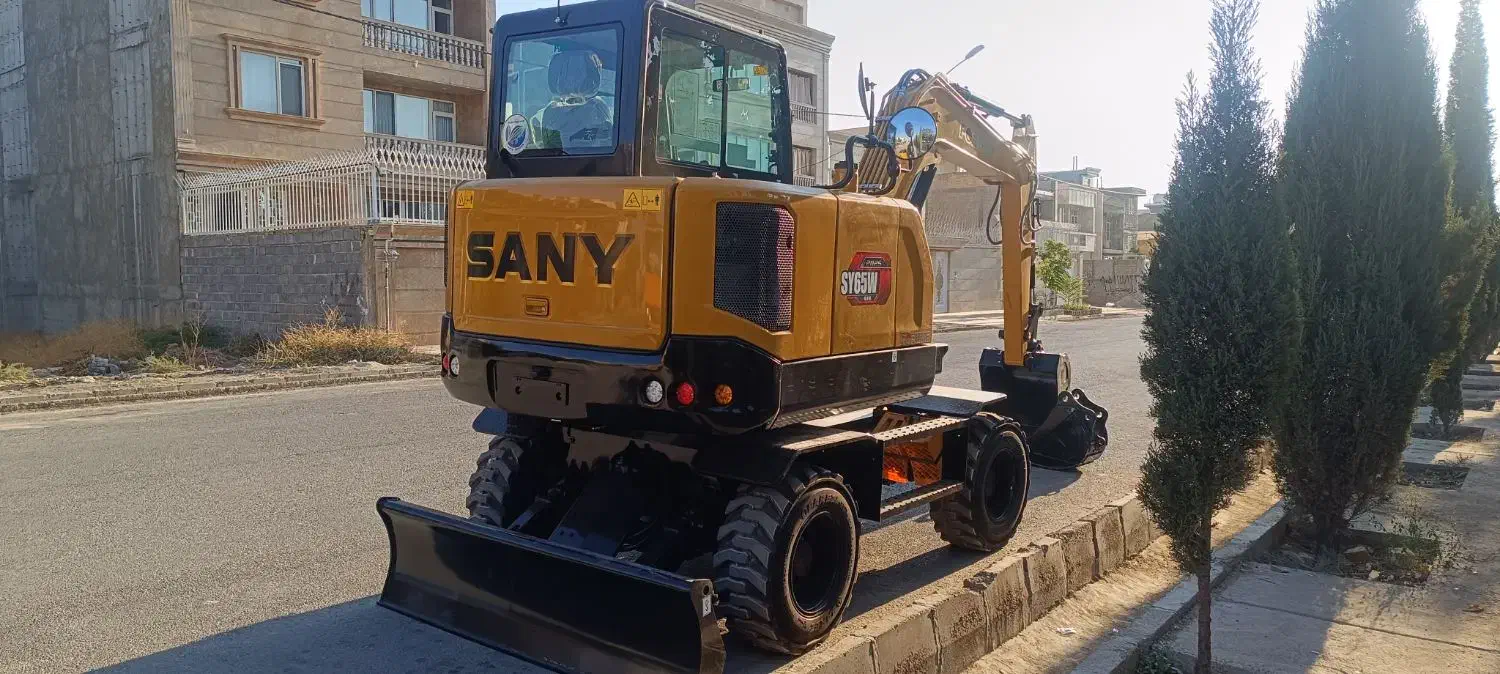 مینی بیل مکانیکی مدل 1404 لاستیکی سانی 65|خودرو سنگین|شیراز, انجیر|دیوار