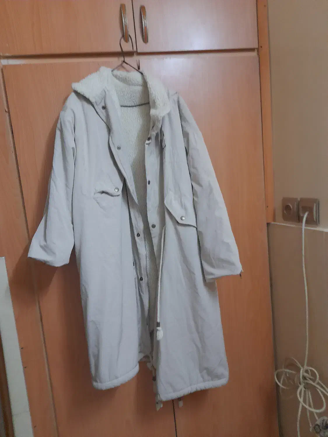 پالتو بارونی استر پشم سایز ۵۴ الی ۵۶ در حد نو|لباس|اصفهان, شهرک کاوه|دیوار