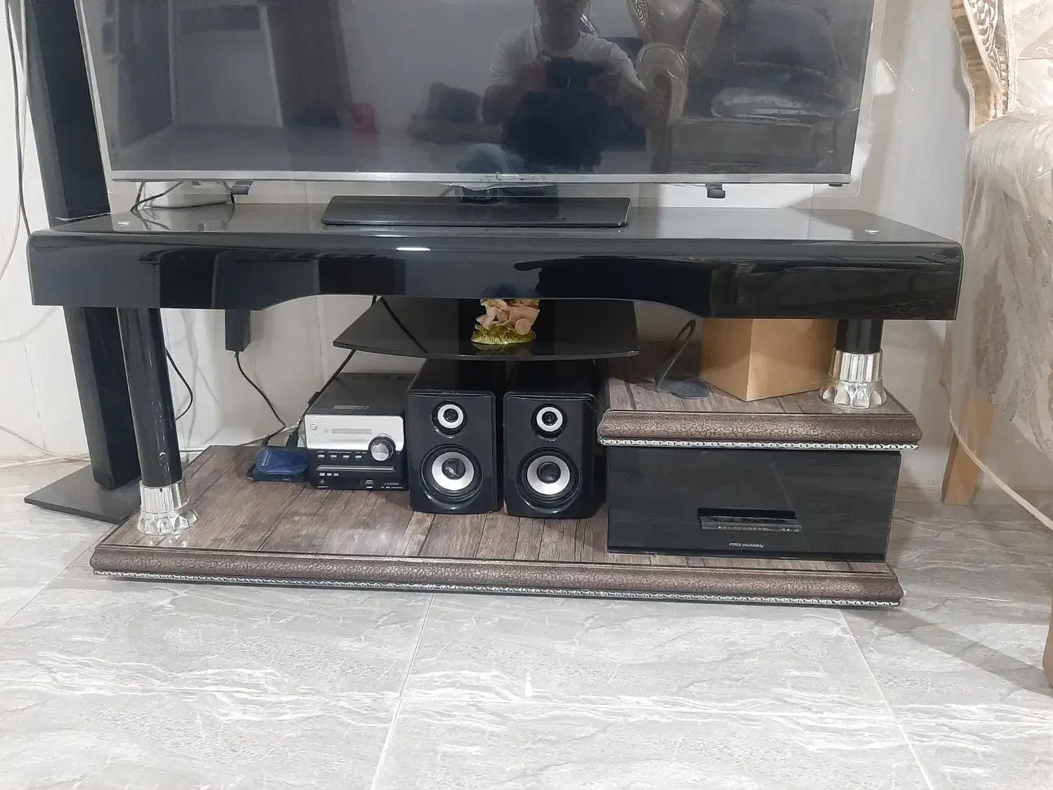 میز تلوزیون* فرش *تخت  آرایشگاه زنانه*کولر*سماور|حراج|اسفراین, |دیوار