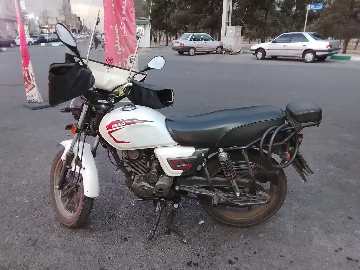 کی وی ۱۵۰|موتورسیکلت|ری, شهادت|دیوار