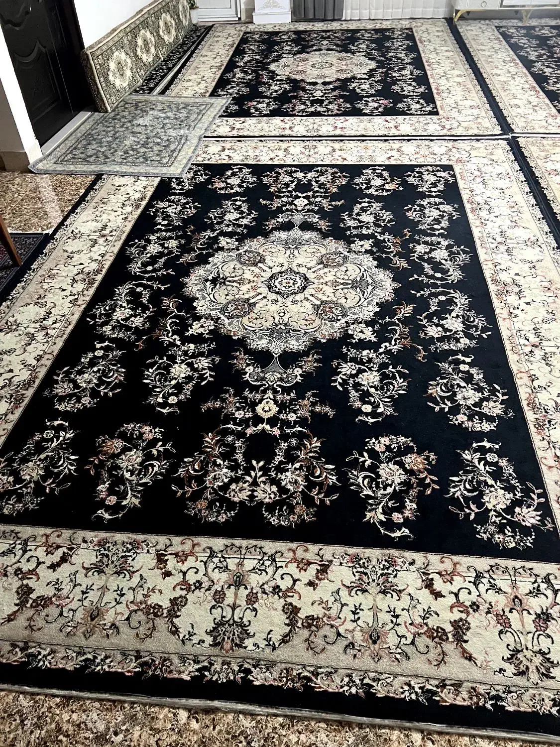 فروشی|فرش|سنندج, |دیوار