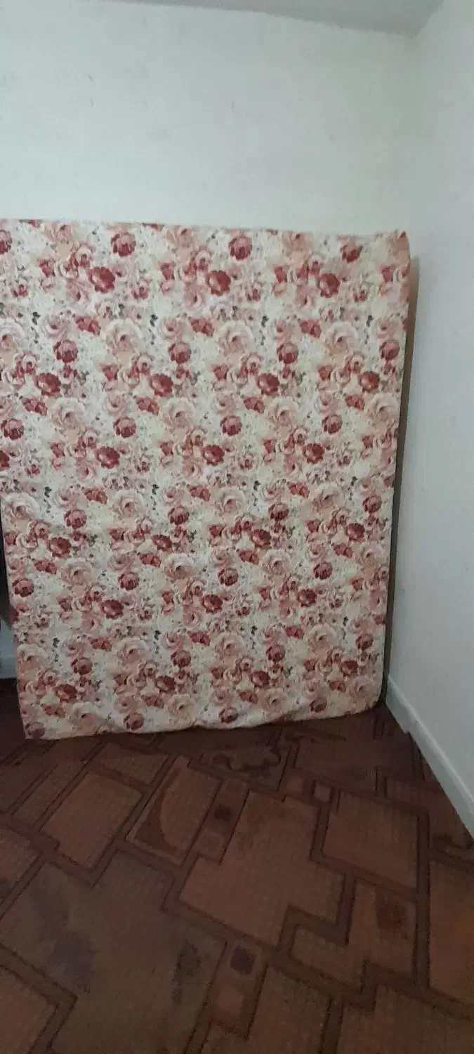 سرویس خواب|تخت و سرویس خواب|شاهینشهر, خانه کارگر|دیوار