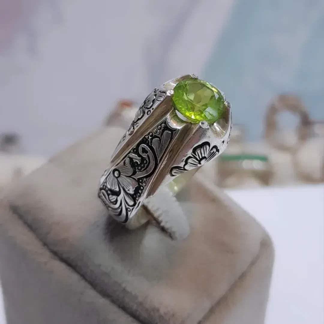 انگشترزبرجد|جواهرات|کاشان, کارگر|دیوار