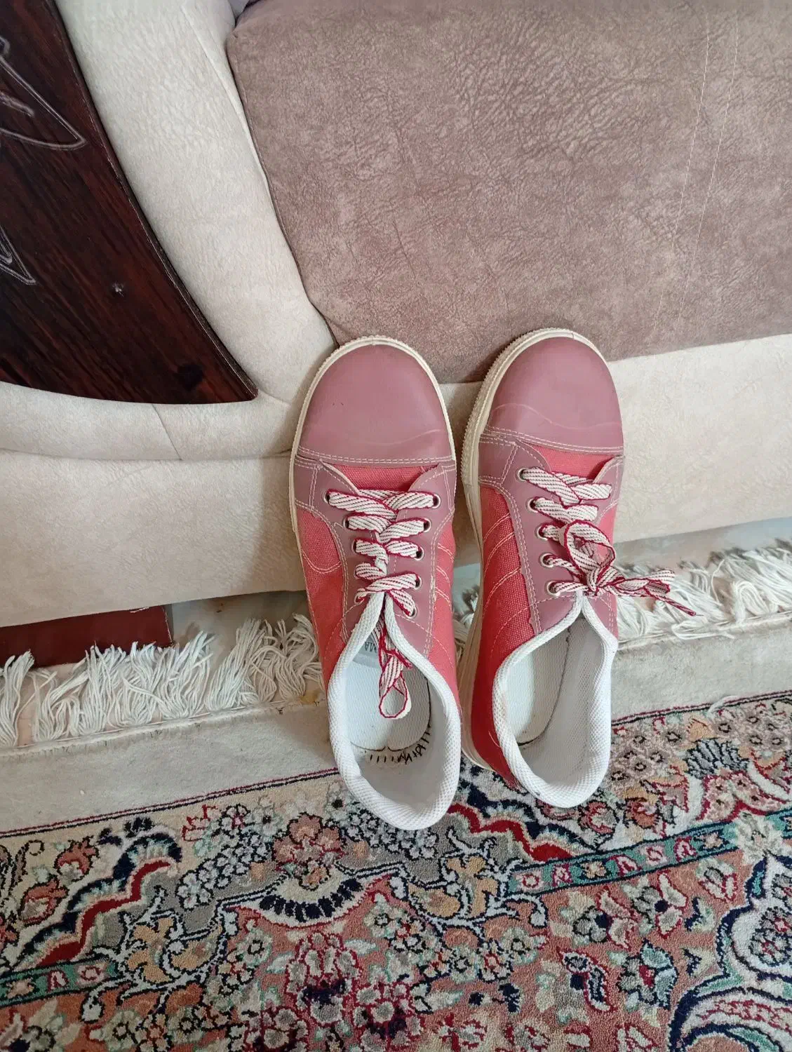 سلام کفش سالم و نوهست شماره چهل است|کیف، کفش، کمربند|بیرجند, |دیوار