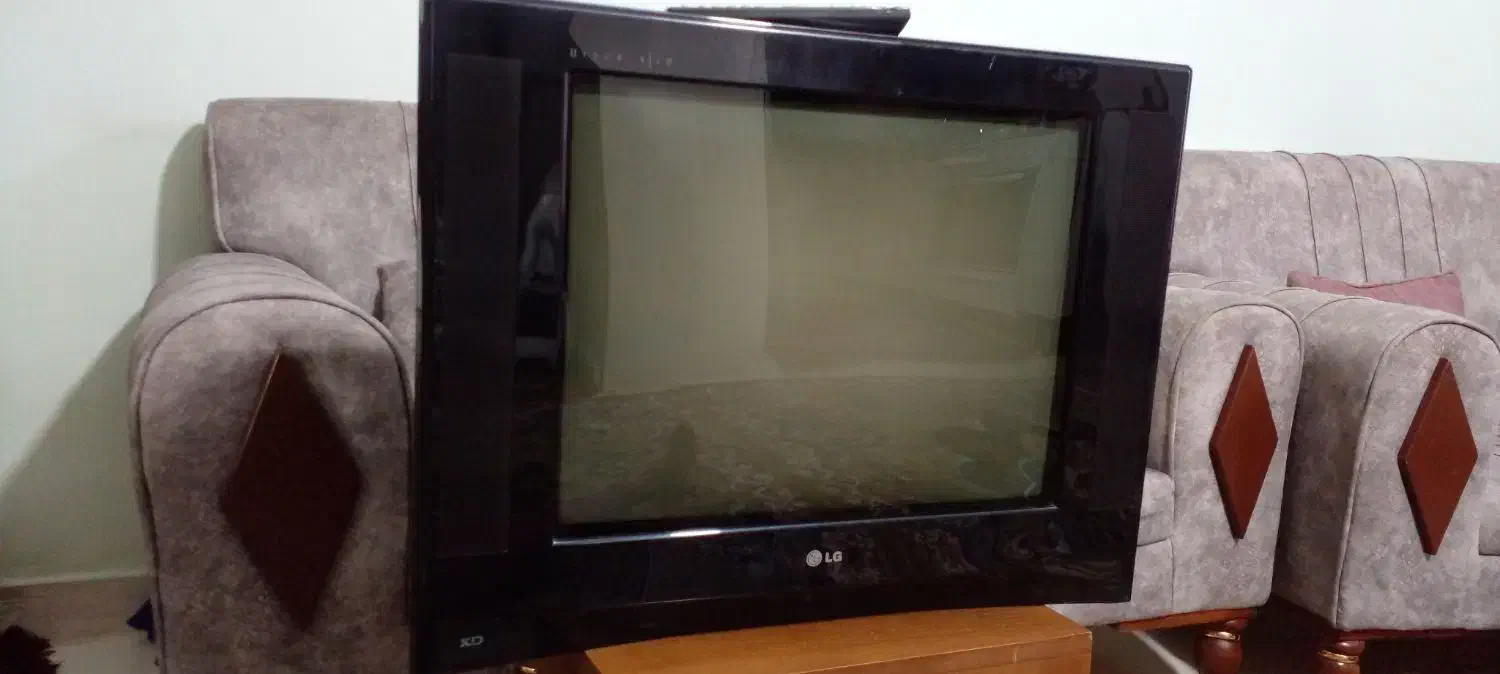 تلویزیون۲۱ اینچ|تلویزیون و پروژکتور|قزوین, |دیوار