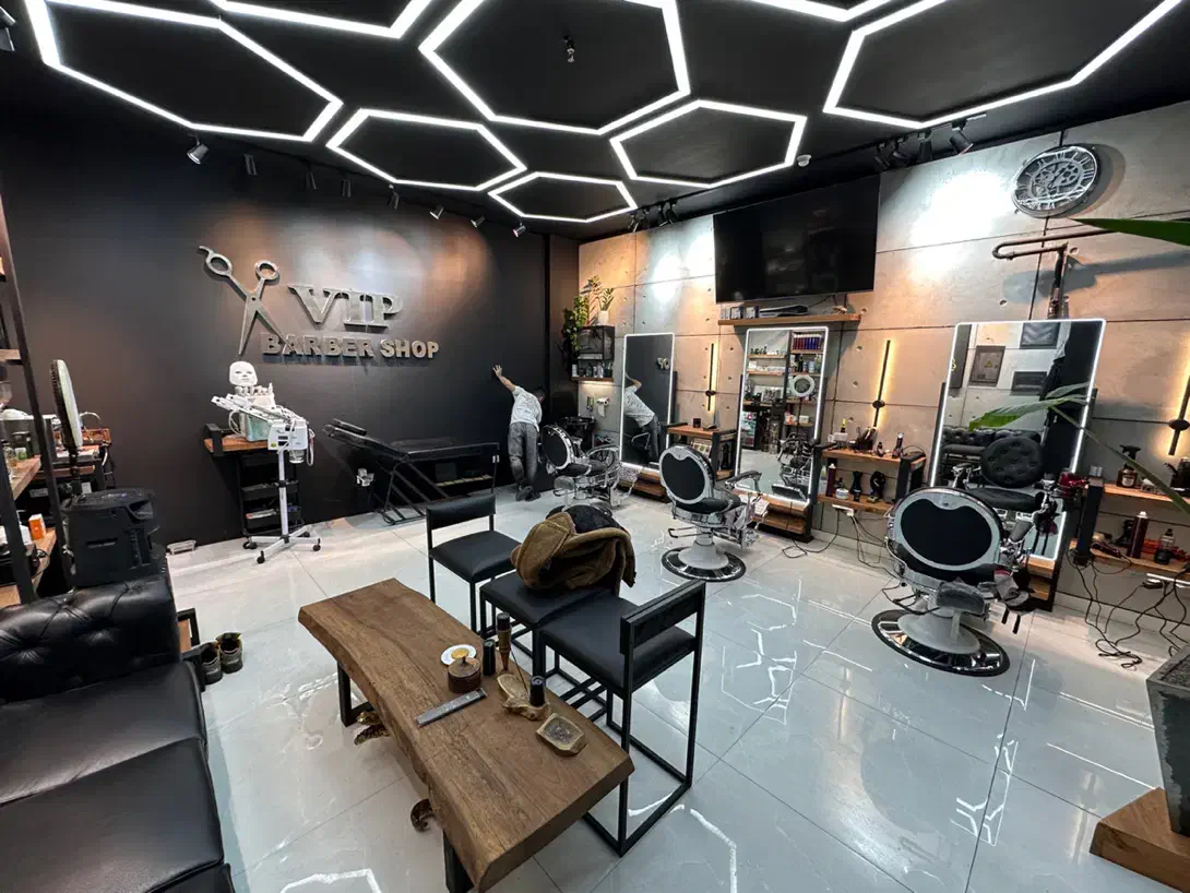 استخدام ارایشگر و کار اموز مردانه|استخدام درمانی، زیبایی، بهداشتی|اسلامشهر, شهرک قائمیه|دیوار