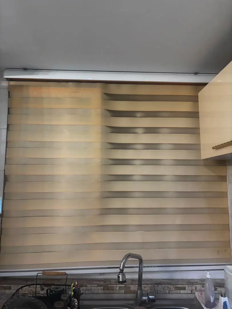 پرده زبرا رنگ کرم نسکافه ای تور شیشه ای(آماده نصب)|پرده، رانر، رومیزی|تهران, سازمان آب|دیوار