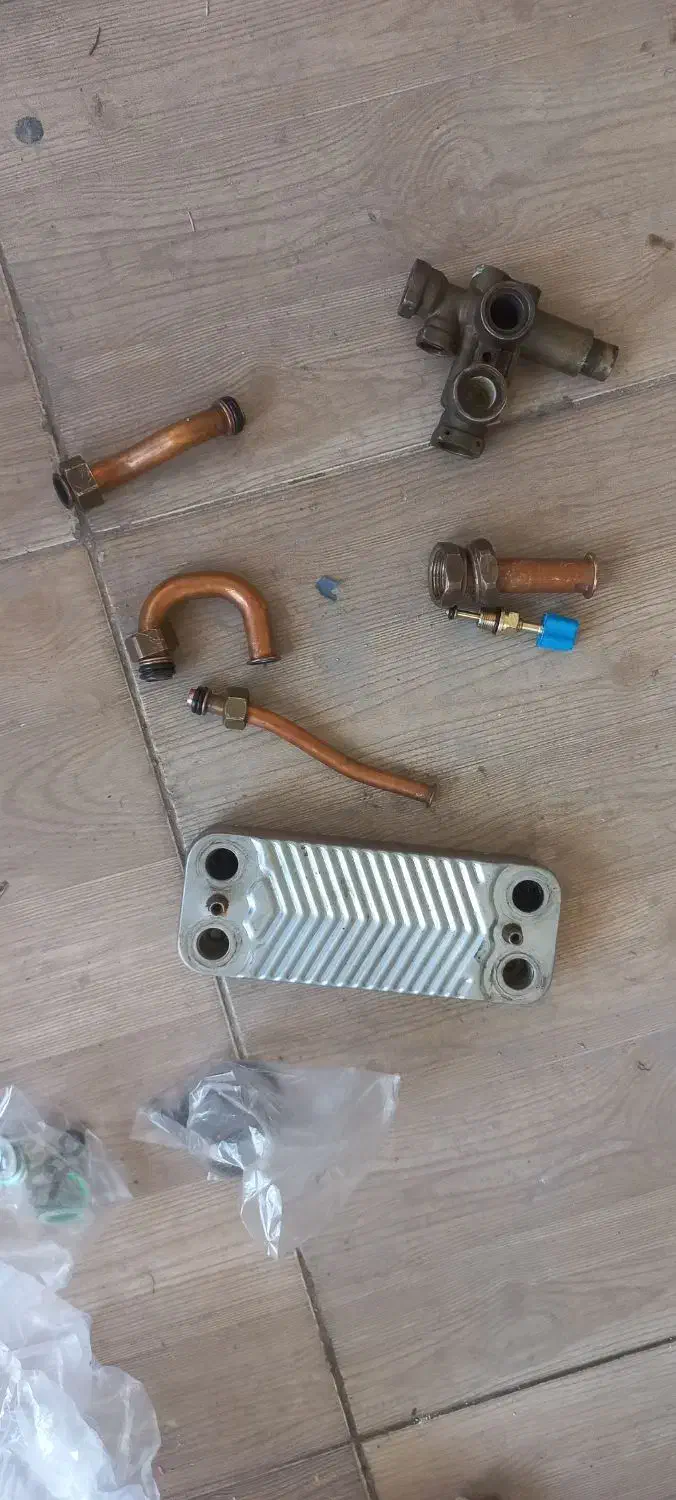 تعمیرات تعمیرکار سرویسکار پکیچ شوفاژ آبگرمکن بخاری|خدمات پیشه و مهارت|شیراز, ریشمک|دیوار