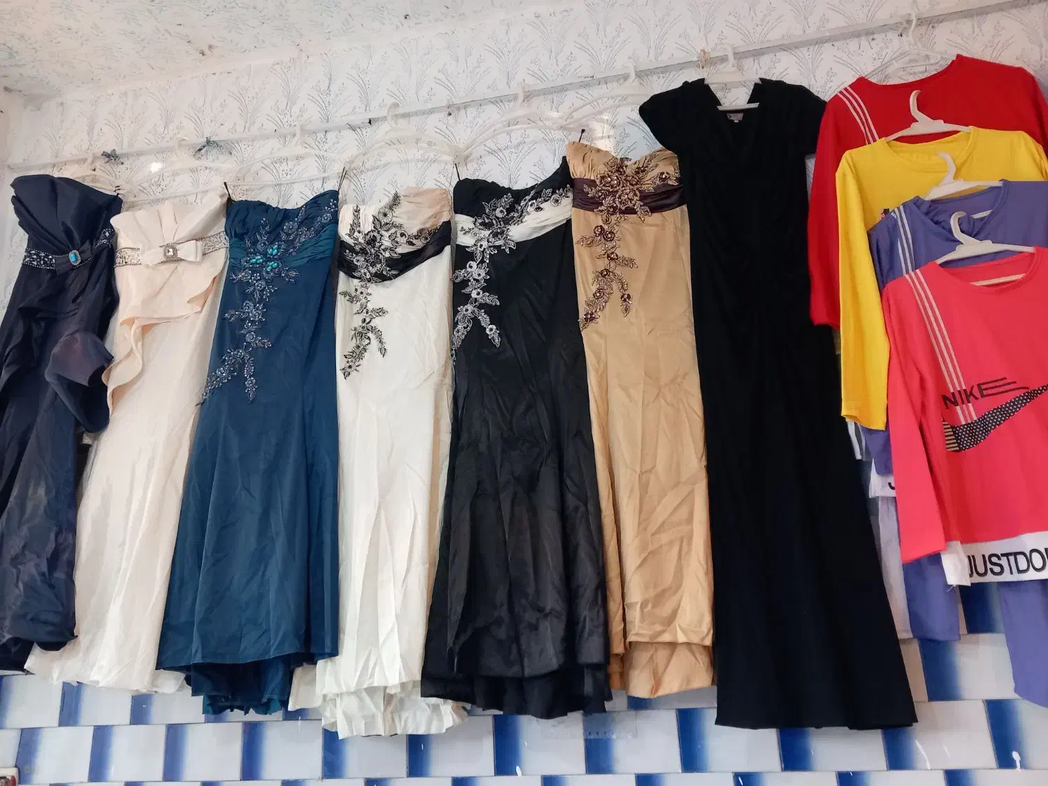 جفتی ۳۰۰|لباس|آبدانان, |دیوار