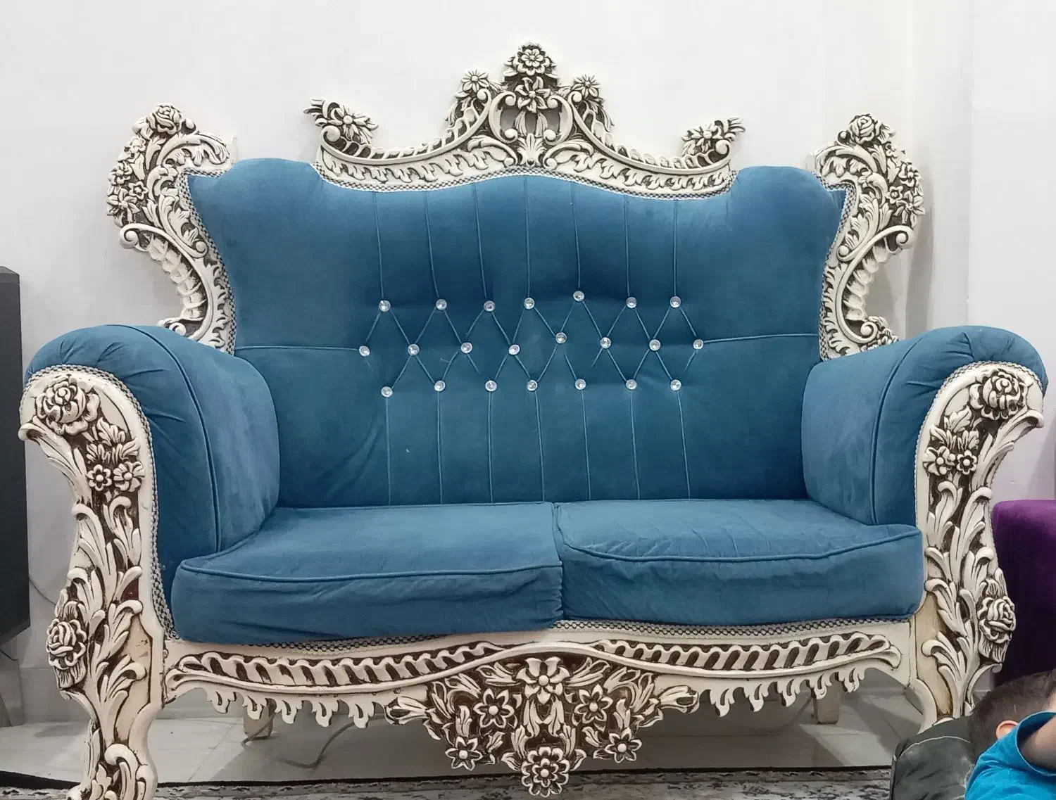 مبلمان سلطنتی۷ نفره همراه با جلو مبلی و میز عسلی|مبلمان خانگی و میز عسلی|نسیمشهر, |دیوار