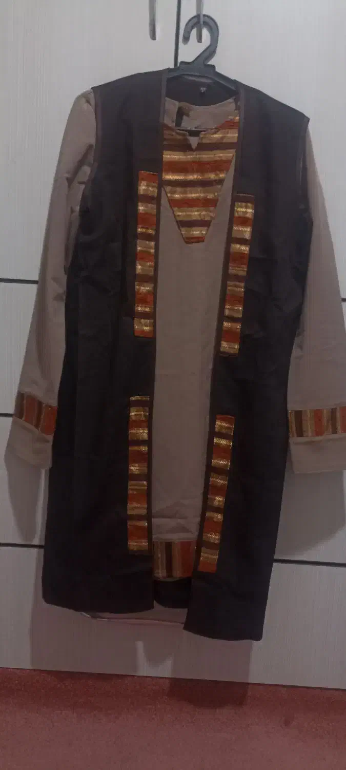 سارافون|لباس|ایوان, |دیوار