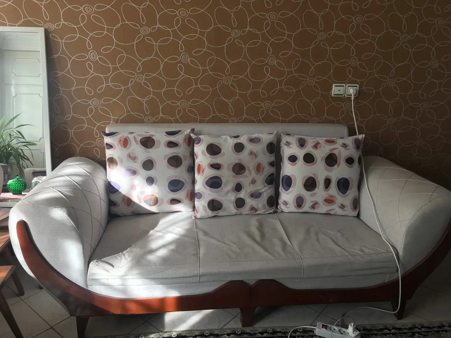 مبل راحتی|مبلمان خانگی و میز عسلی|کرج, شهرک امام رضا (ع)|دیوار