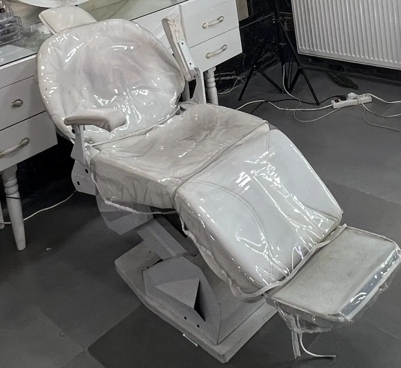 فروش وسایل و تجهیزات ارایشگاه زنانه|آرایشگاه و سالنهای زیبایی|بروجرد, |دیوار