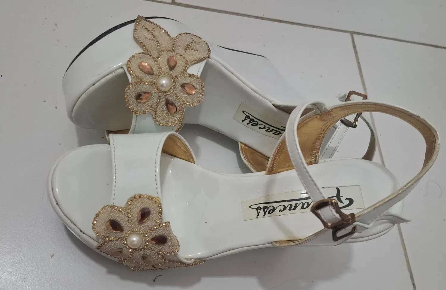 کفش|کیف، کفش، کمربند|بیرجند, |دیوار