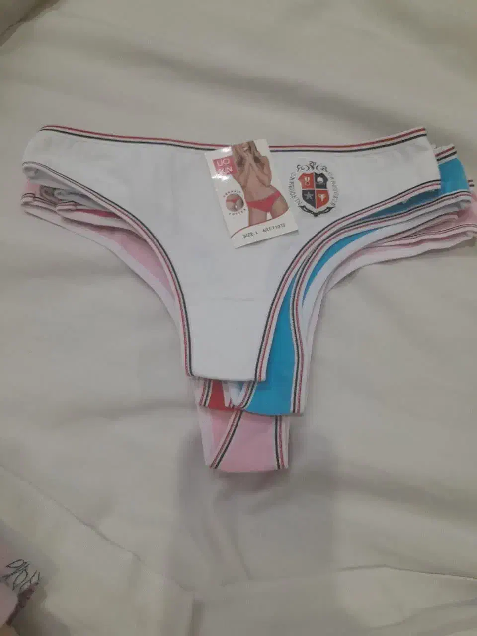 لبهس زیر|لباس|بزینه رود, |دیوار