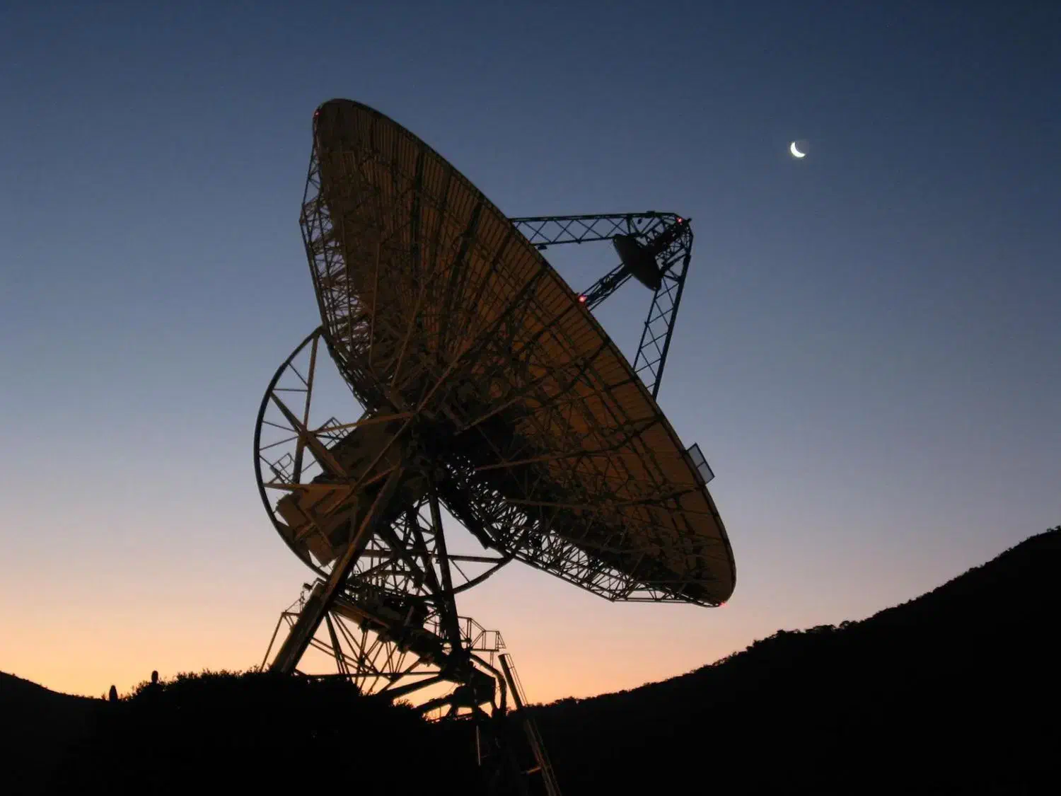 نصب وراه اندازی آنتن‌ها ثابت و گردون|خدمات پیشه و مهارت|اسلام‌شهر, باغ فیض|دیوار