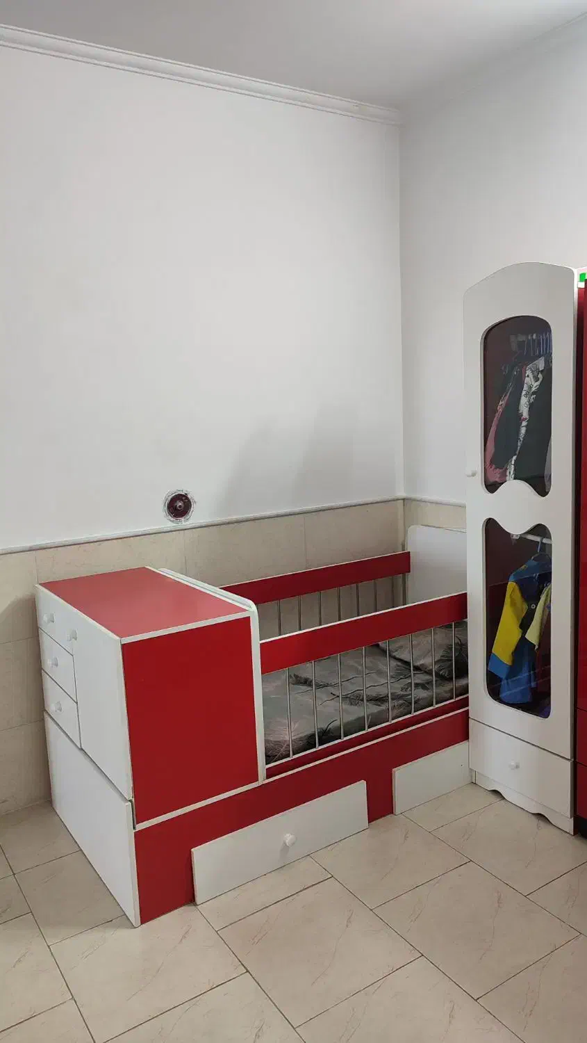 تخت و کمد کودک و نوجوان|تخت و سرویس خواب|سرخه, |دیوار