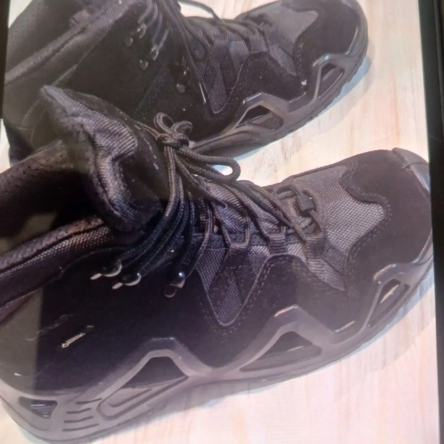 کفش  سایز 44 مارک LOWA اورجینال|کیف، کفش، کمربند|تهران, ایران|دیوار