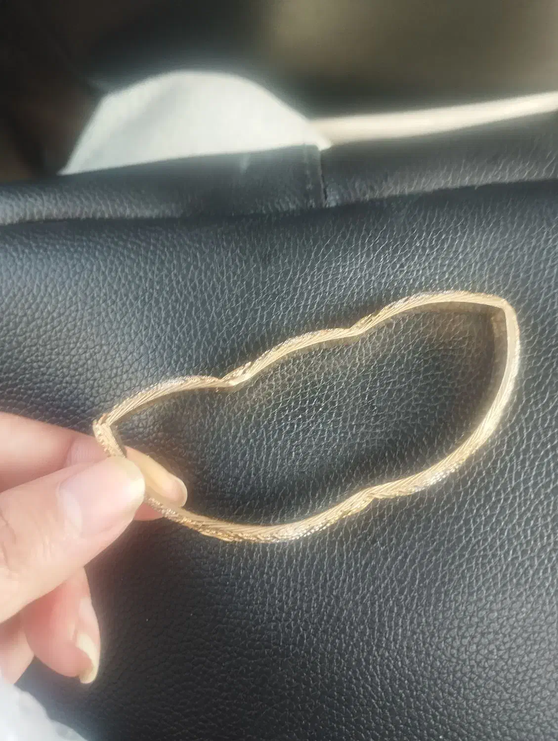 یه لنگه النگو|جواهرات|صدرا-فارس, فاز ۱|دیوار