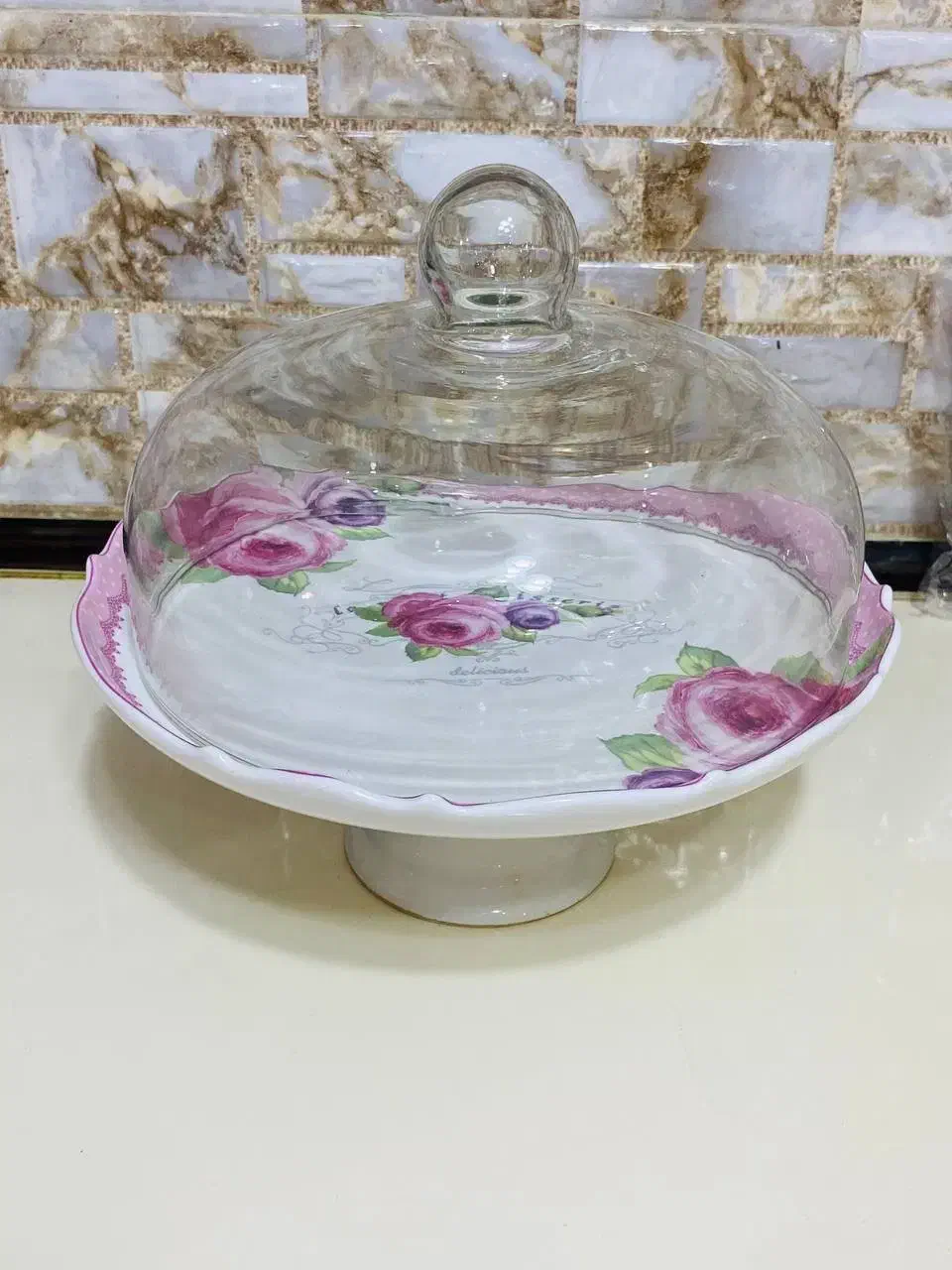 کیک خوری پایه دار چینی با درب شیشه ای|ظروف سرو و پذیرایی|رشت, منظریه|دیوار