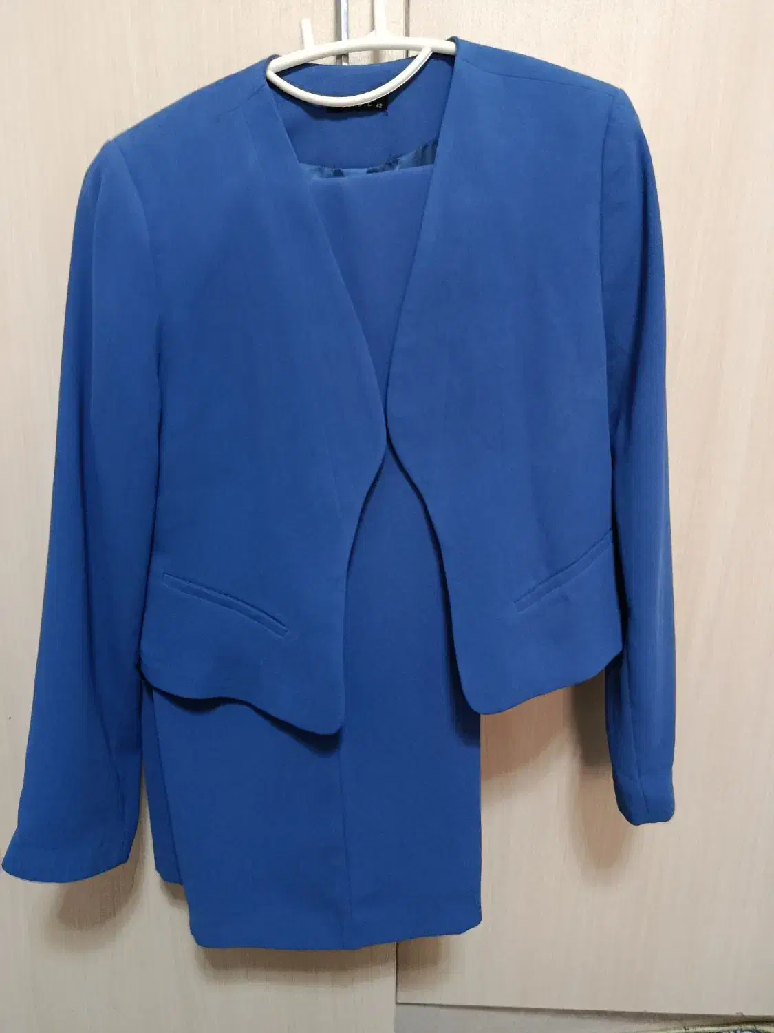 مانتو کت شلوار|لباس|قم, باجک دو|دیوار