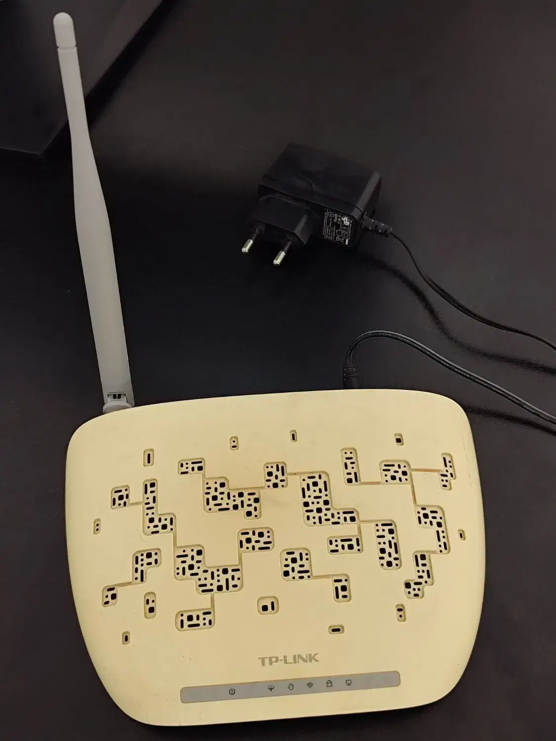 مودم TP LINK W8151N سالم و مناسب|مودم و تجهیزات شبکه|آران و بیدگل, |دیوار