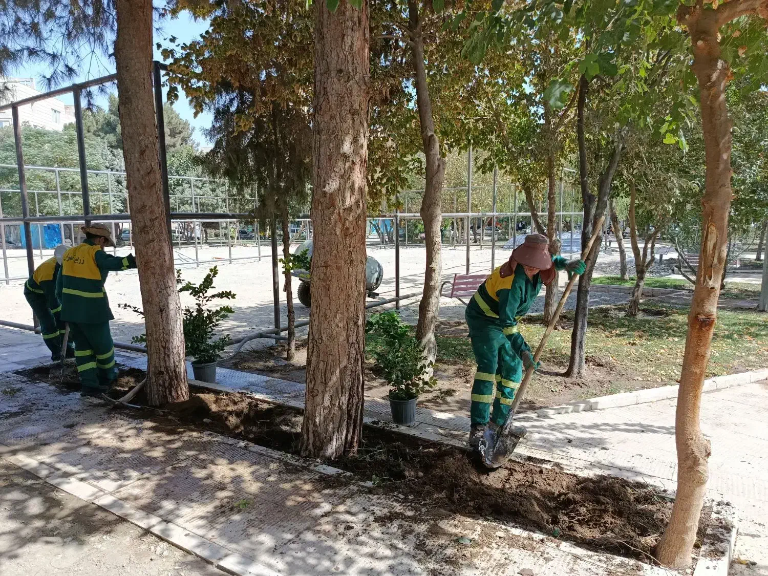 جذب نیرو کار جهت کار در فضای سبز|خدمات باغبانی و درختکاری|قدس, شهر‌قدس|دیوار