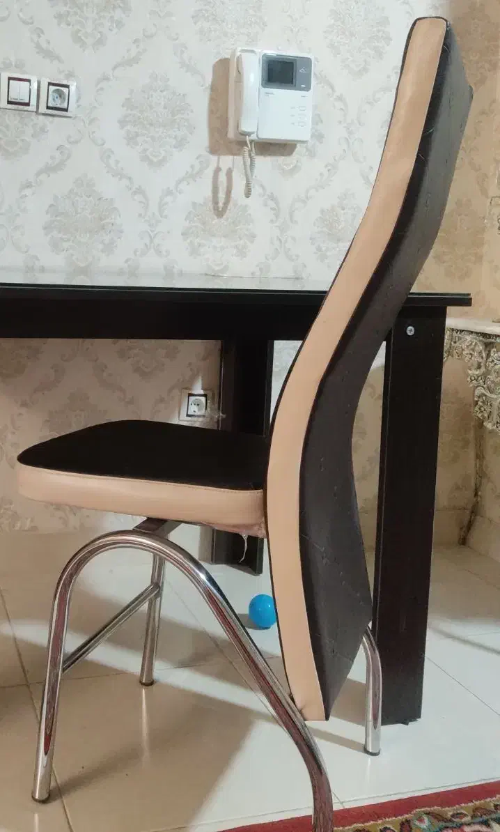 میز ناهار خوری به همراه دو عدد صندلی|میز و صندلی غذاخوری|سهند, |دیوار