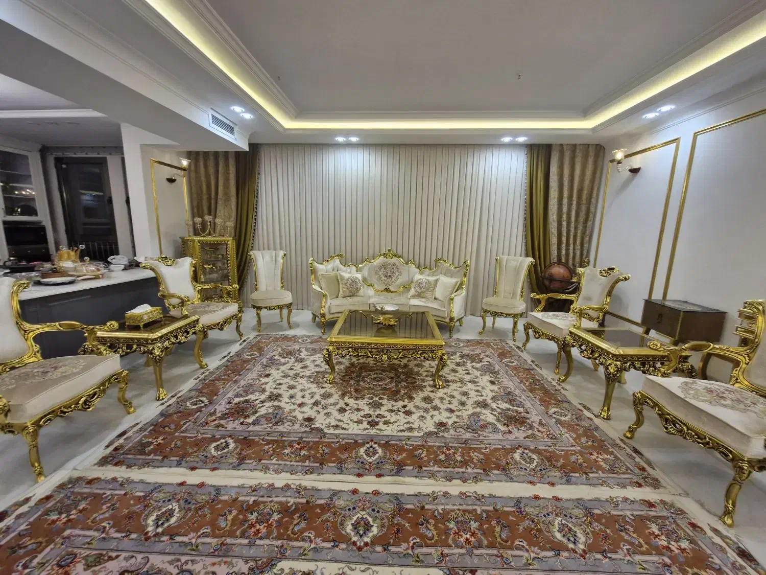 مبلمان ۹ نفره استیل چوب راش ورق طلا برای جهازیه|مبلمان خانگی و میز عسلی|مشهد, شهید فرامرز عباسی|دیوار