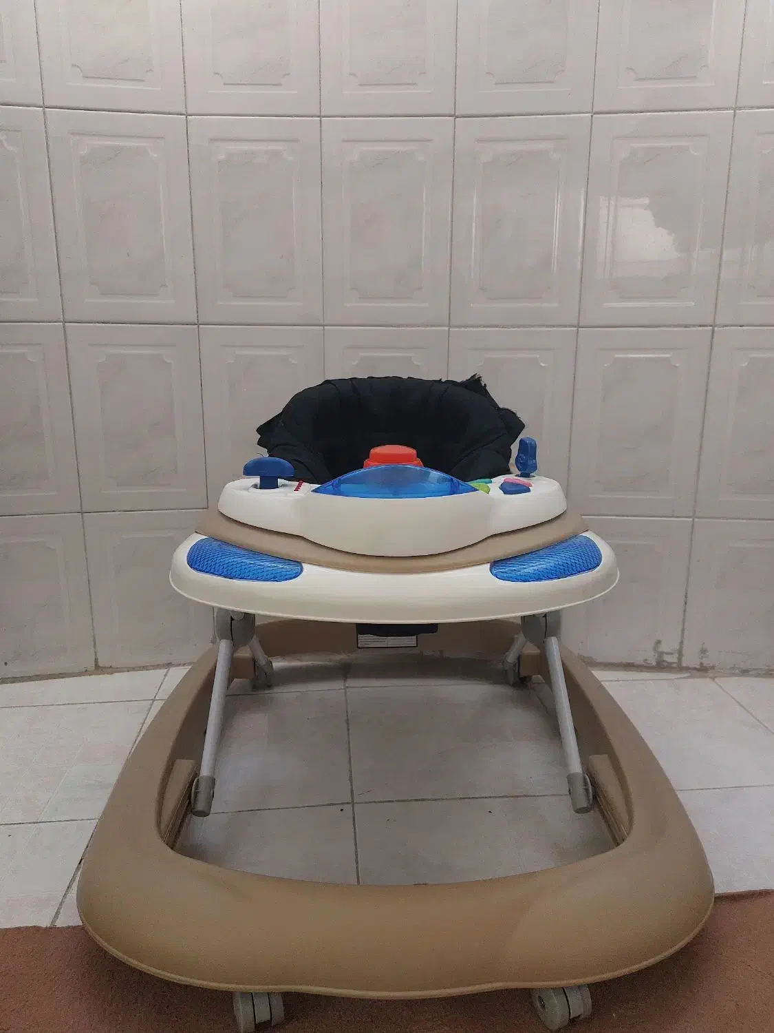 روروئک بچه|کالسکه و لوازم جانبی|شاهین‌شهر, فردوسی|دیوار