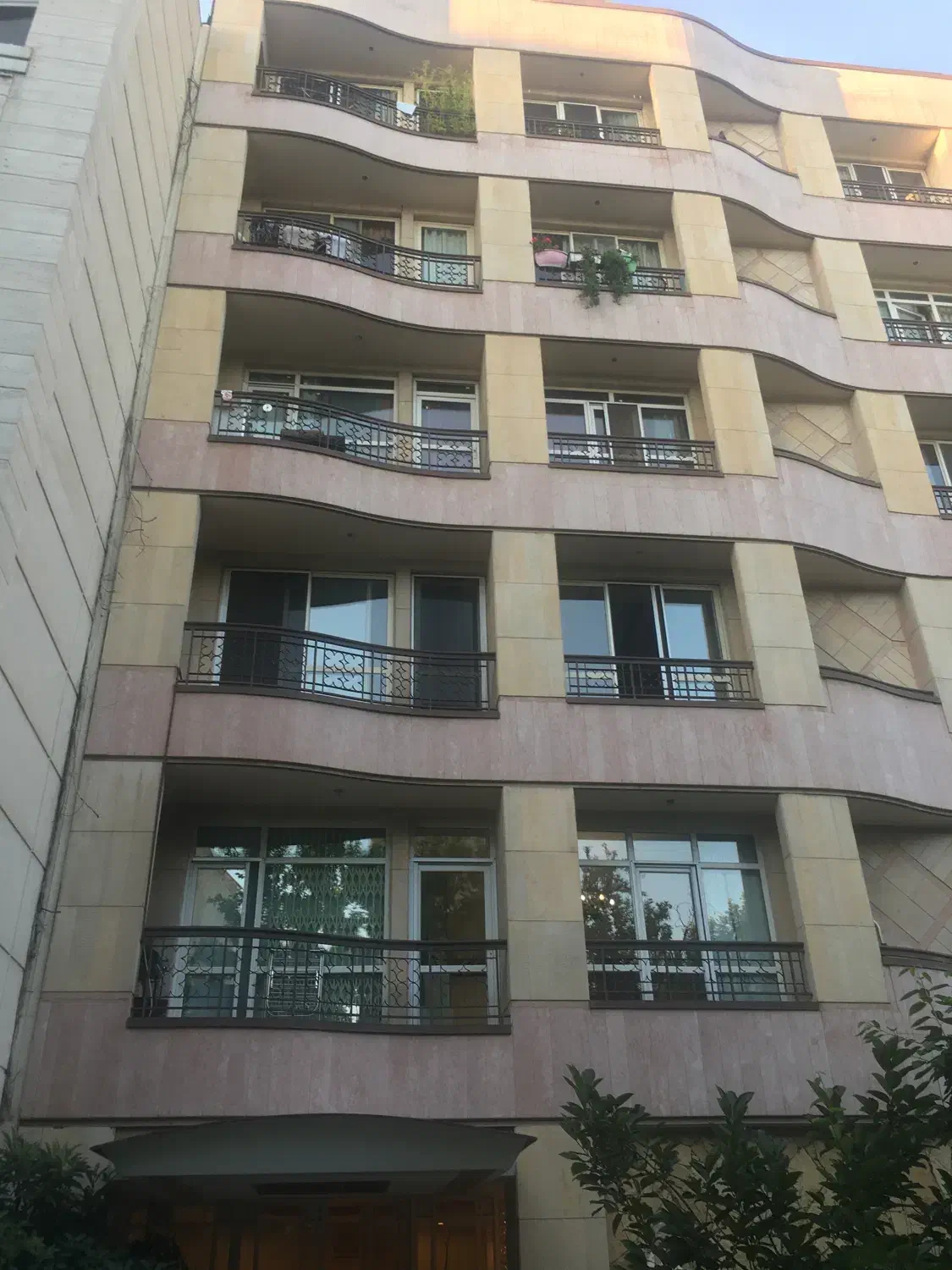 یارمحمدی/۳۰۵متر ۴خ/ز یر قیمت منطقه/فروش و تهاتر|فروش آپارتمان|تهران, دروس|دیوار