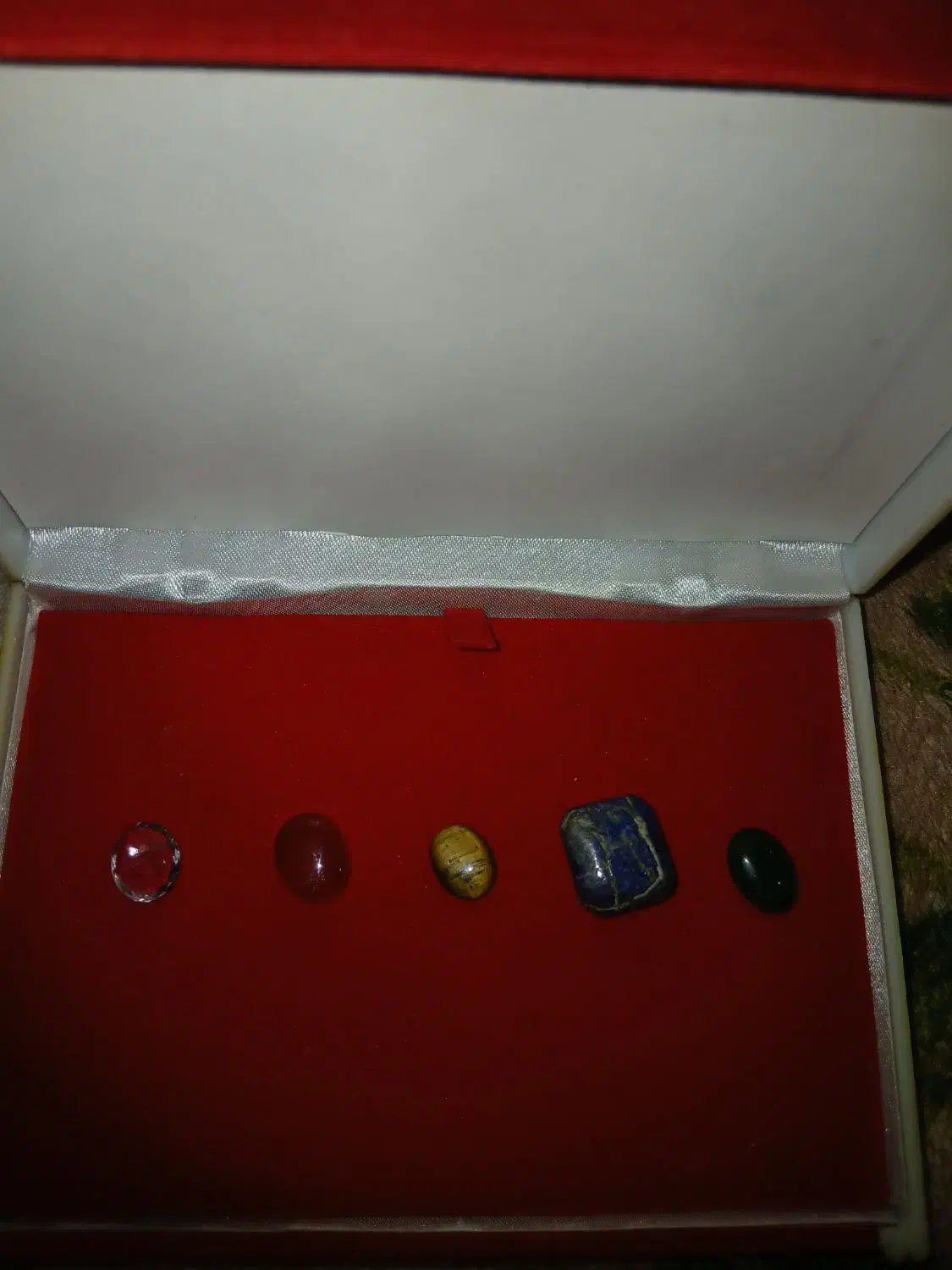 نگین زینتی انگشتر|جواهرات|قروه, |دیوار