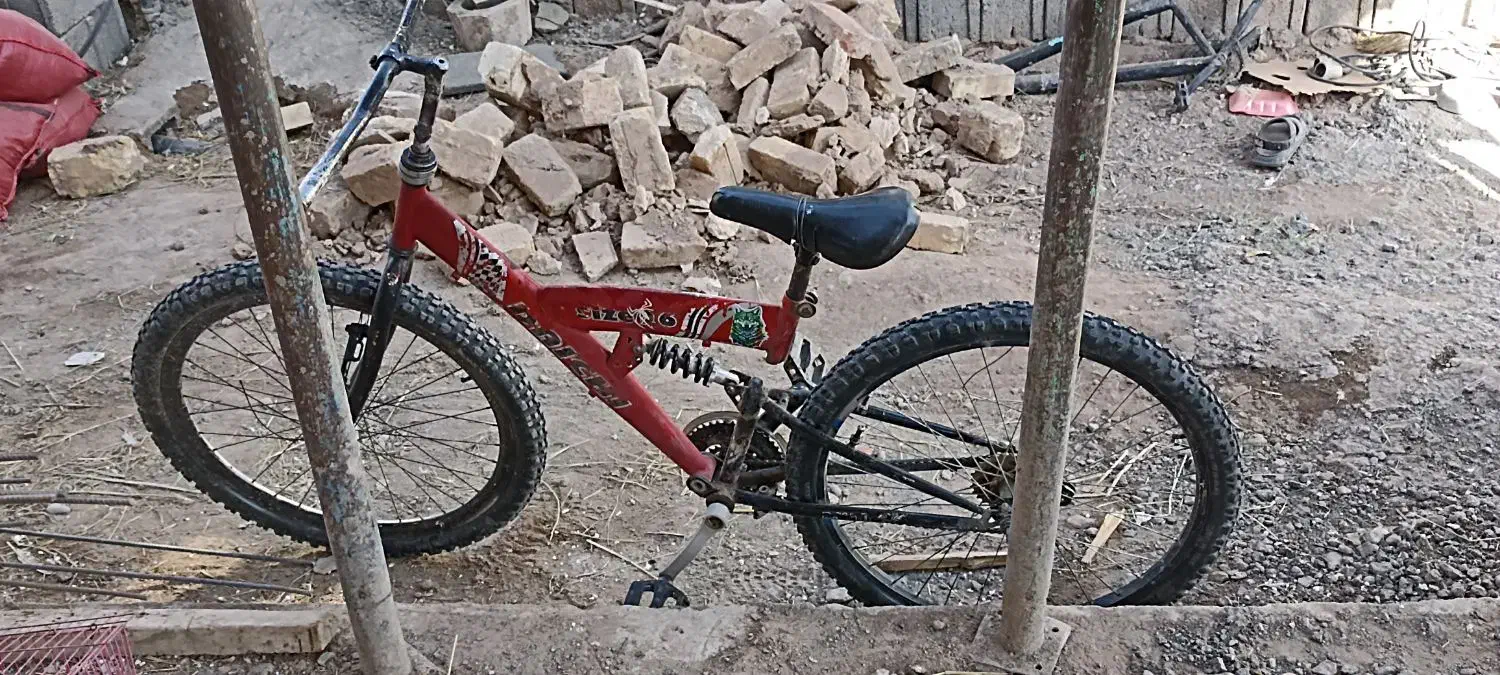 26 کمکی تایر عقب یکم تاب داره|دوچرخه، اسکیت، اسکوتر|سیرجان, |دیوار