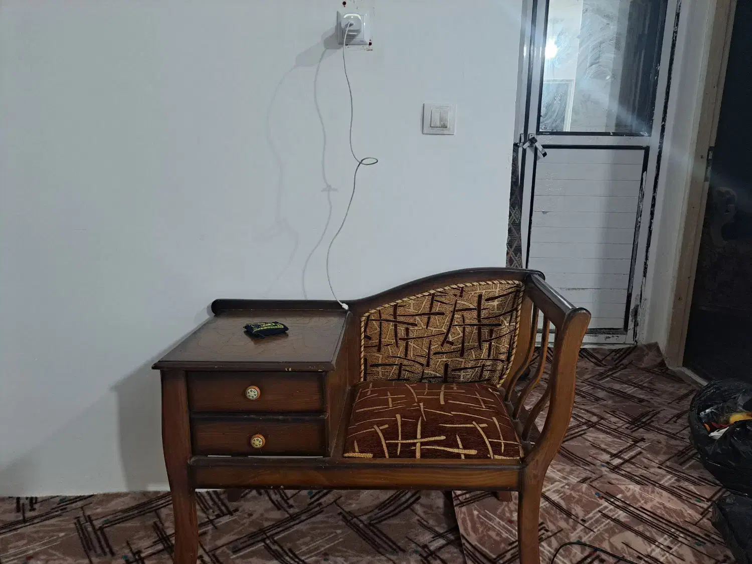 میزتلفن ....|میز تلفن|فریدونکنار, |دیوار