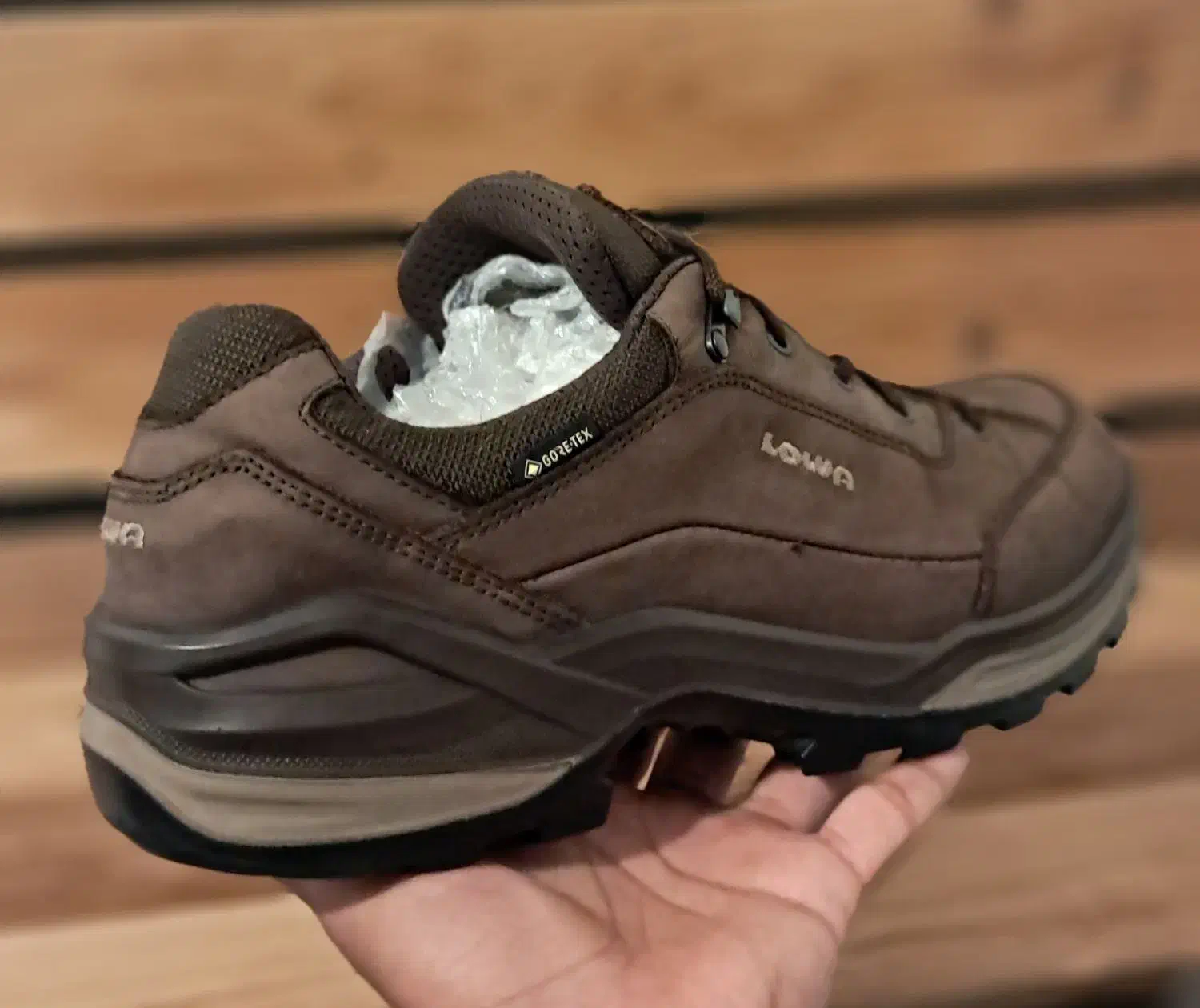 کتونی کوهنوردی و طبیعت گردی  اورجینال لوا سایز ۴۴|کوهنوردی و کمپینگ|تهران, تجریش|دیوار