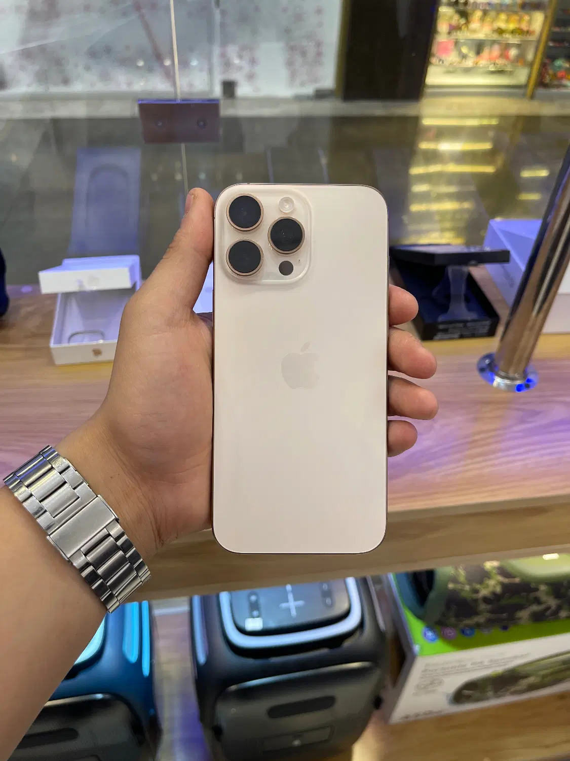 iPhone 16 pro Max|موبایل|شیراز, فخرآباد (دروازه کازرون)|دیوار