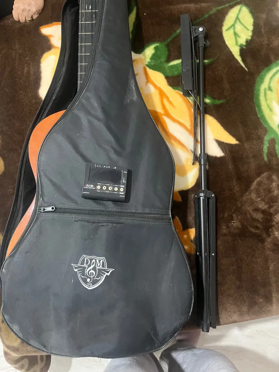 گیتار valencia|گیتار، بیس، امپلیفایر|چالوس, |دیوار