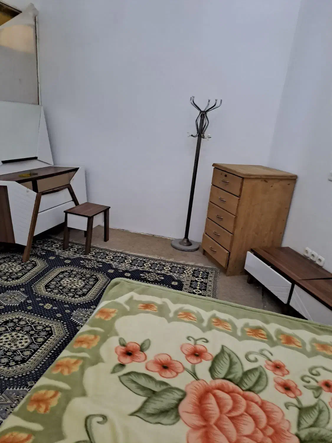 یک واحد یک خوابه ۶۰ متری کامل واقع در مزگاه|اجارهٔ خانه و ویلا|نوشهر, |دیوار