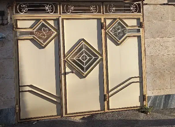 درب سه لنگه آهنی|مصالح و تجهیزات ساختمان|شازند, |دیوار