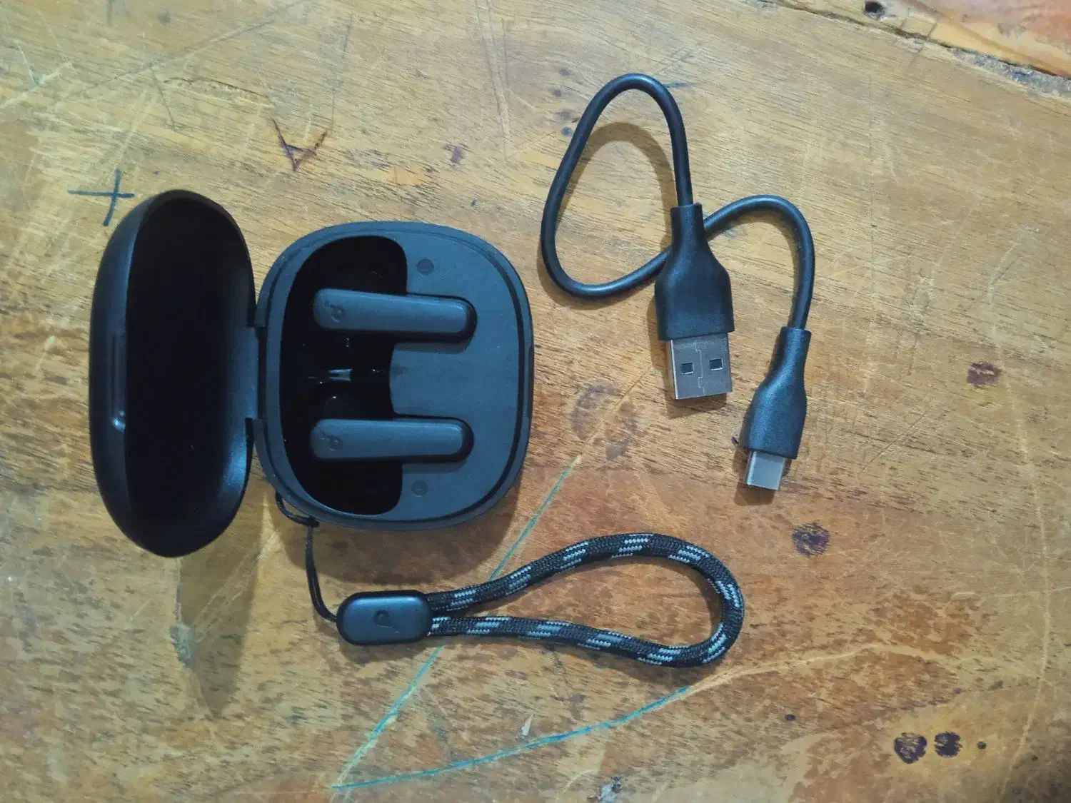 ایرپاد|صوتی و تصویری|دلوار, |دیوار